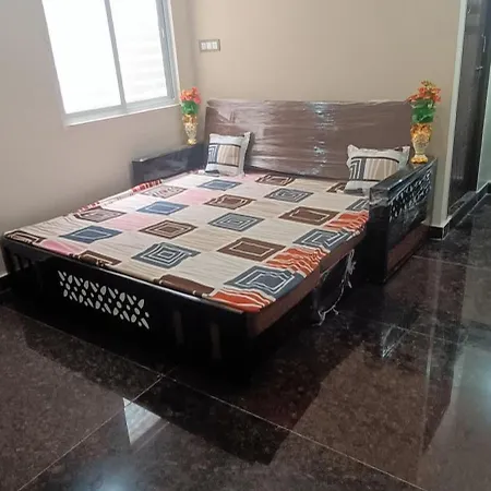 Ruqaiyah Manzil Hotel